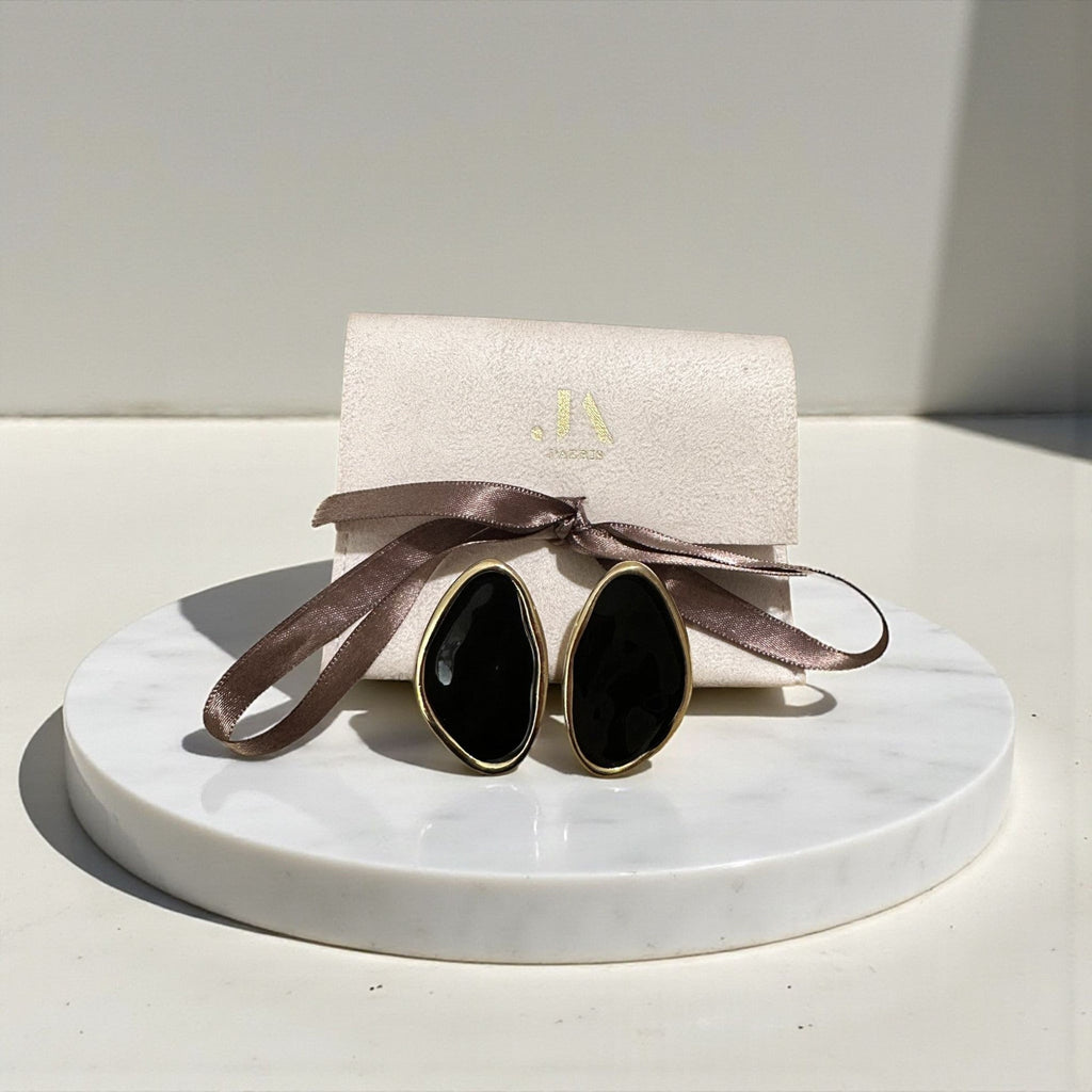 Siyah Oval Küpe
