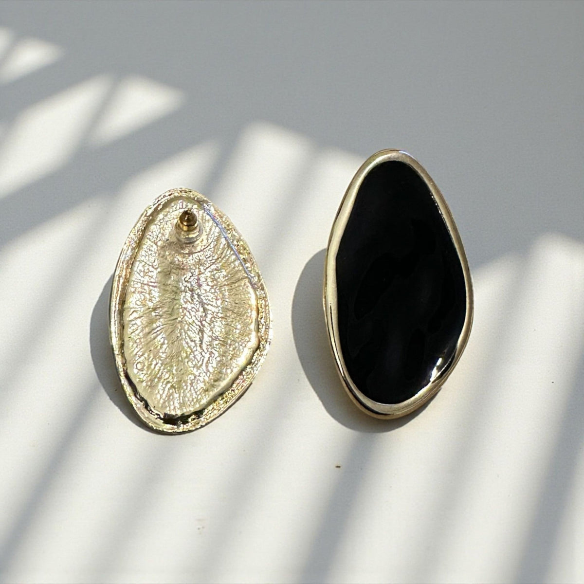 Siyah Oval Küpe