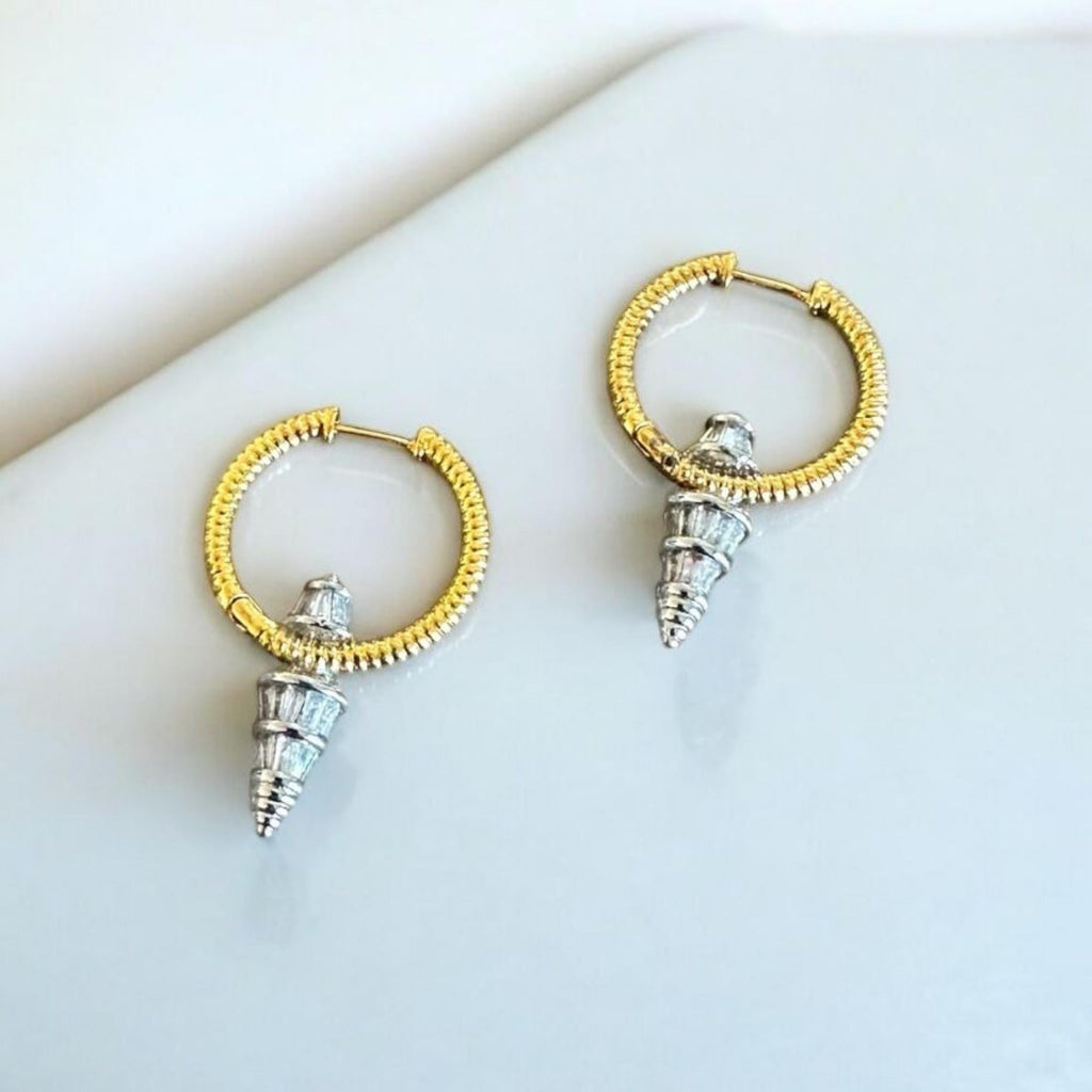 Zirkon Sarkıtlı Küpe