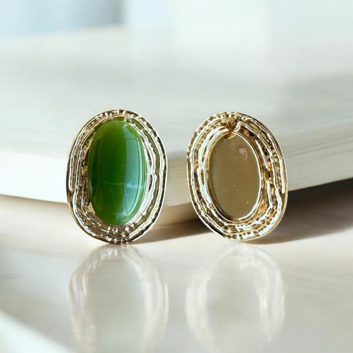 Vintage Esintili Yeşil Oval Küpe