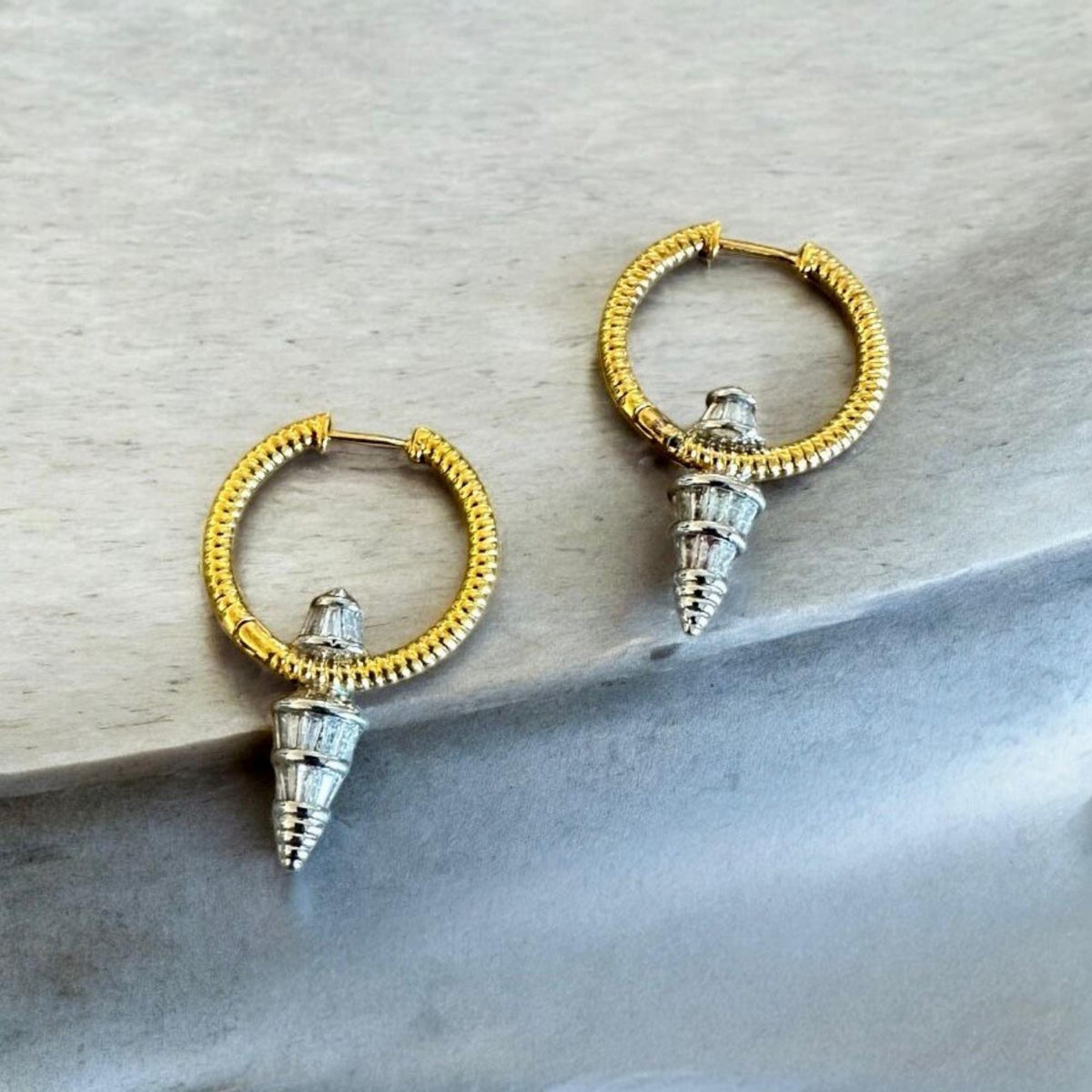 Zirkon Sarkıtlı Küpe