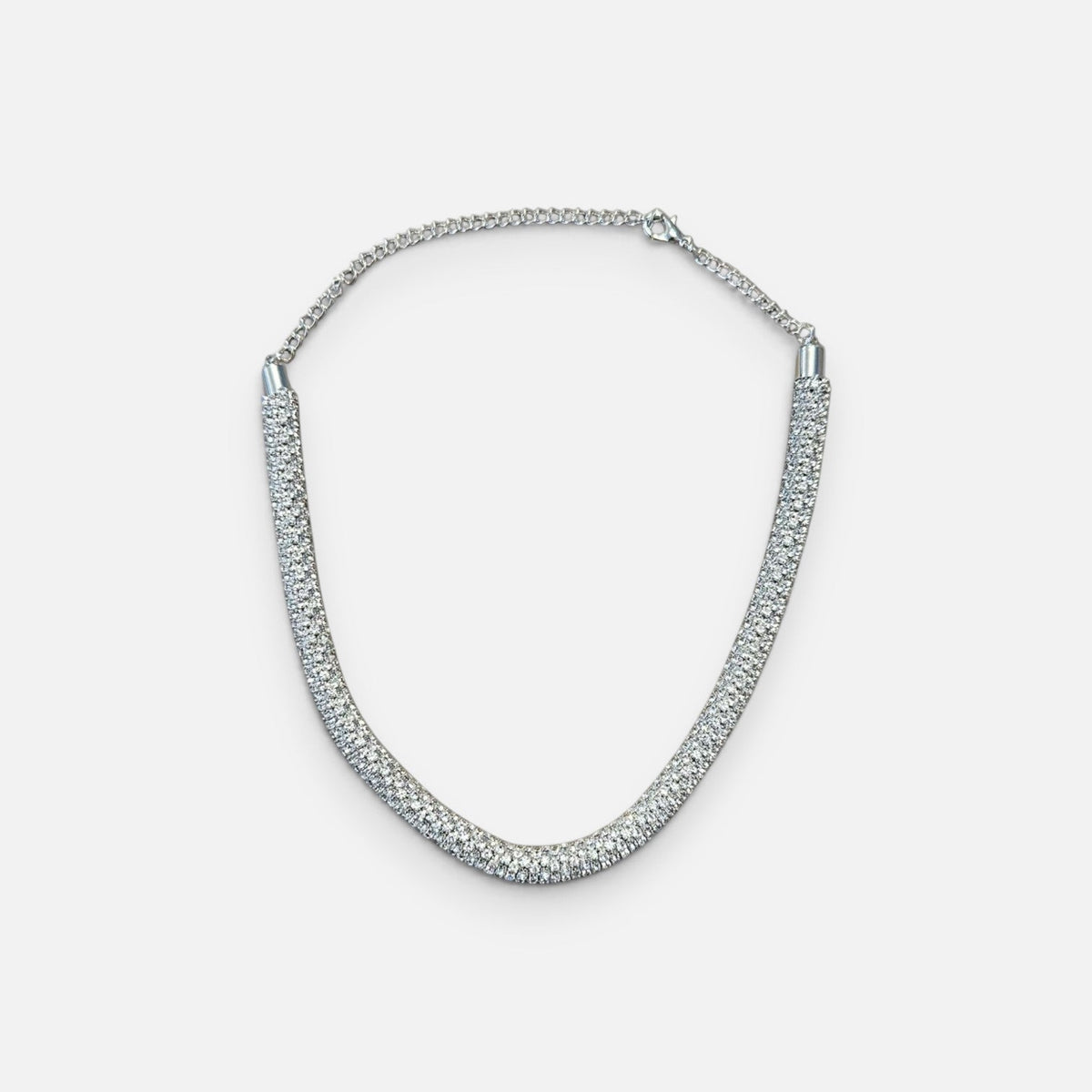Jakris Celestia gümüş tonlu, kristal taşlı ve ayarlanabilir zincirli zarif choker kolye.