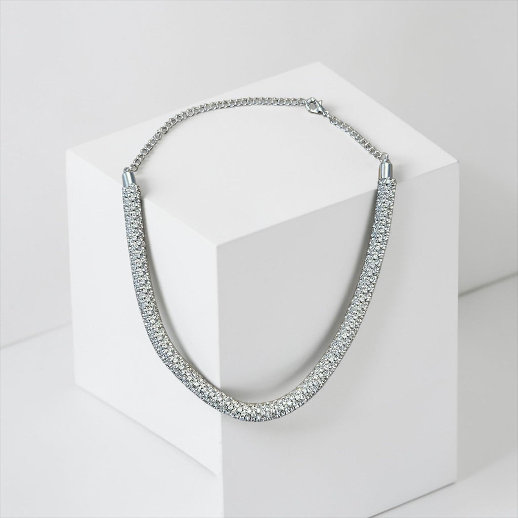 Jakris Celestia gümüş tonlu, kristal taşlı ve ayarlanabilir zincirli zarif choker kolye
